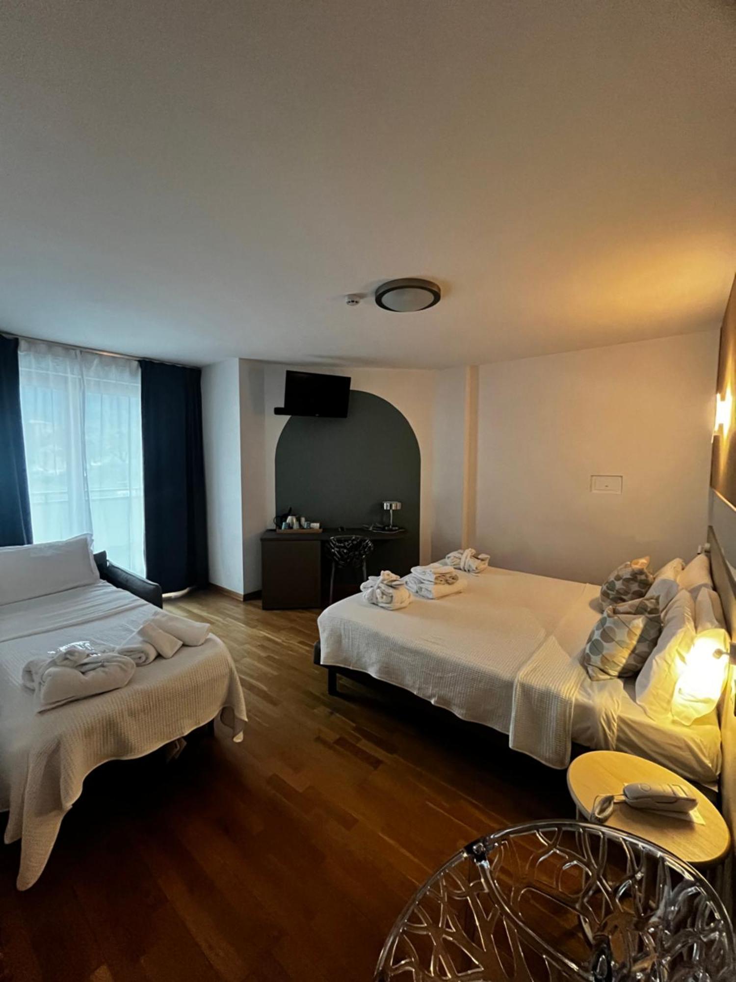 Hotel Oasi Wellness & Spa Riva del Garda Bagian luar foto
